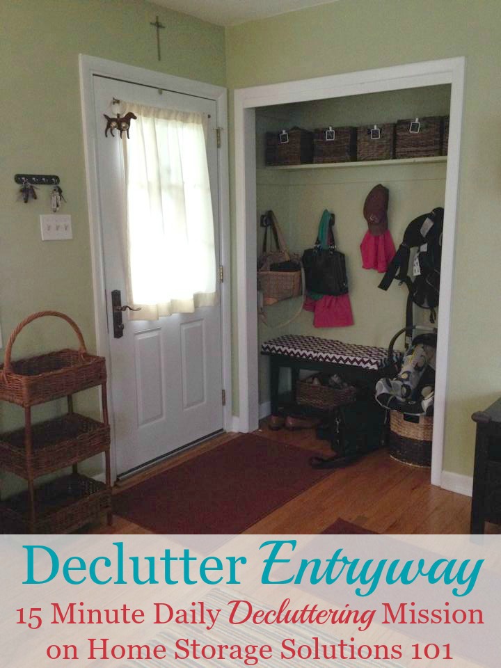 How to Declutter Your Small Entryway in 2024