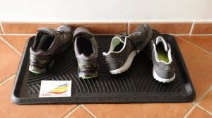boot tray for wet shoes