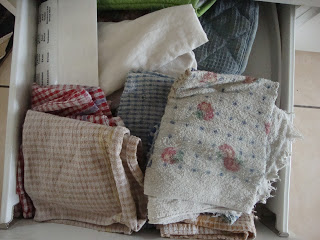 How To Declutter Potholders & Oven Mitts