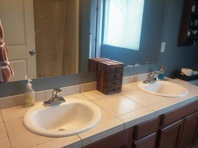 I would LOVE any advice on how to organize our bathroom sink area!! So  embarrassing…our sink area has no wall space but we have all this countertop  between two sinks so shit