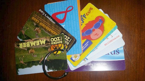 organize loyalty and membership cards on keyring