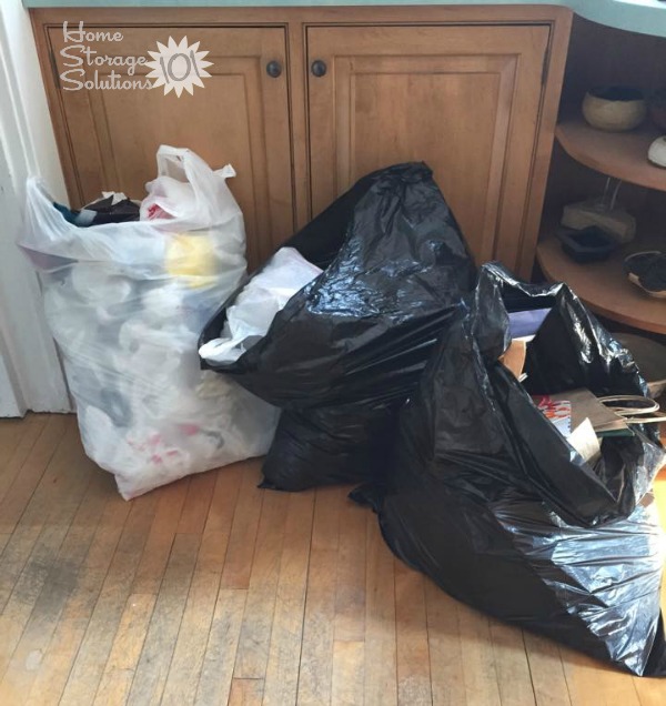 https://www.home-storage-solutions-101.com/images/recycle-plastic-grocery-bags-ellen.jpg