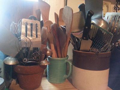 Utensil Crock Organization Tips for Any Kitchen