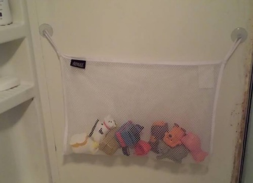 Dandelions on the Wall: DIY Solution: Bath Toy Storage